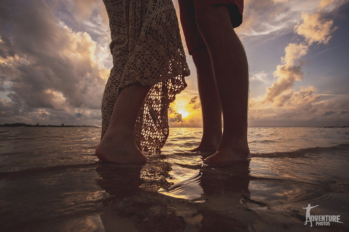 AdventurePhot's tweet image. I don't need the whole world to love me, just you. ❤️🌴📷💍
Live the experience of a romantic professional #photosession.
Book online 👉 bit.ly/2JaMeJa
#IslaBlanca #ProfessionalPhotographer #Inspiredbyyou
