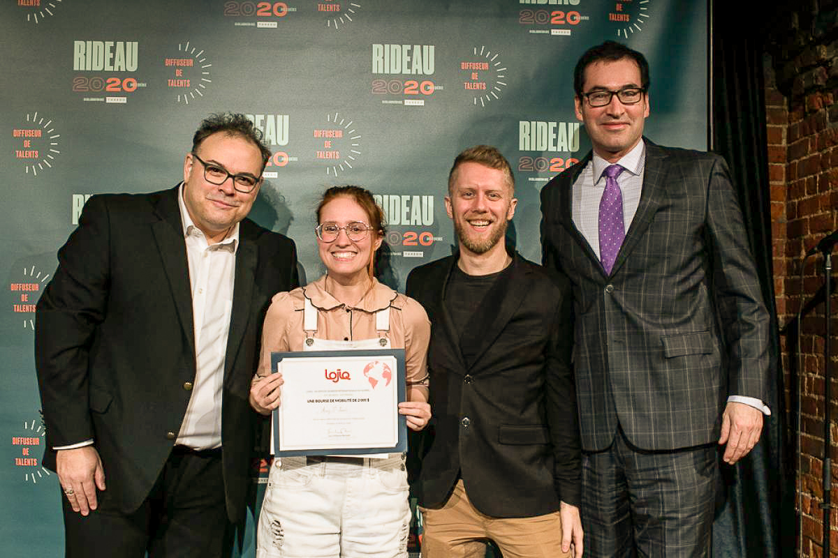 LOJIQ's tweet photo. LOJIQ SUR LA SCÈNE : 🏆 PRIX LOJIQ pour Andy St-Louis
L'autrice-compositrice-interprète a remporté le Prix du jury LOJIQ de la jeune scène à l’occasion du Gala @RIDEAU_1, la grande fête du milieu de la diffusion des arts de la scène.
https://t.co/PRuBTDmWUT https://t.co/8F5UhNGcjM