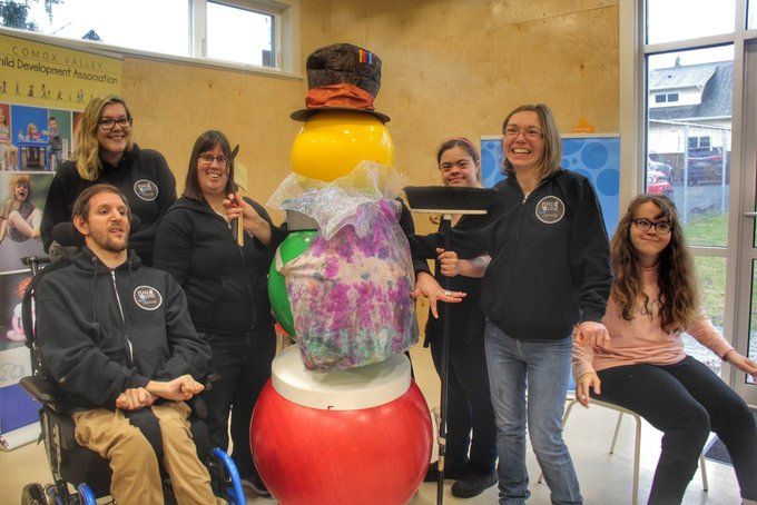 ComoxValleyCDA's tweet photo. One more week to get your votes in and #SupporttheCVCDA in the #BuildFrosty2020 competition for the chance to win one of three cash donations from Shaw Spotlight.
Visit this link to learn how to vote: https://t.co/A2KEIsLAOk
#comoxvalley #CVCDA #Vote https://t.co/gF0schptGR