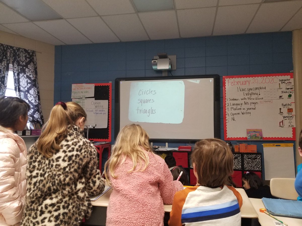 chaffeeelem's tweet photo. Our second-grade learners determine whether a group of objects has an odd or even number of members by pairing objects or counting them by 2s #ChaffeeMath #StandardsBasedInstruction @HSVk12 https://t.co/fee0tFXKZs