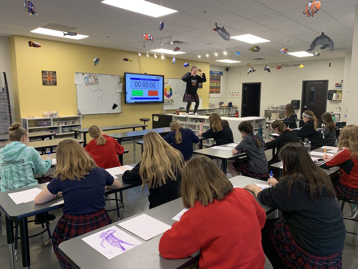 CCLSFIALA's tweet photo. 6th graders doing gesture drawings. Getting to stand on the new cabinets to model was a treat! @CCLSChargers #arted #arteducation #middleschoolart https://t.co/xxt1ykYA1v