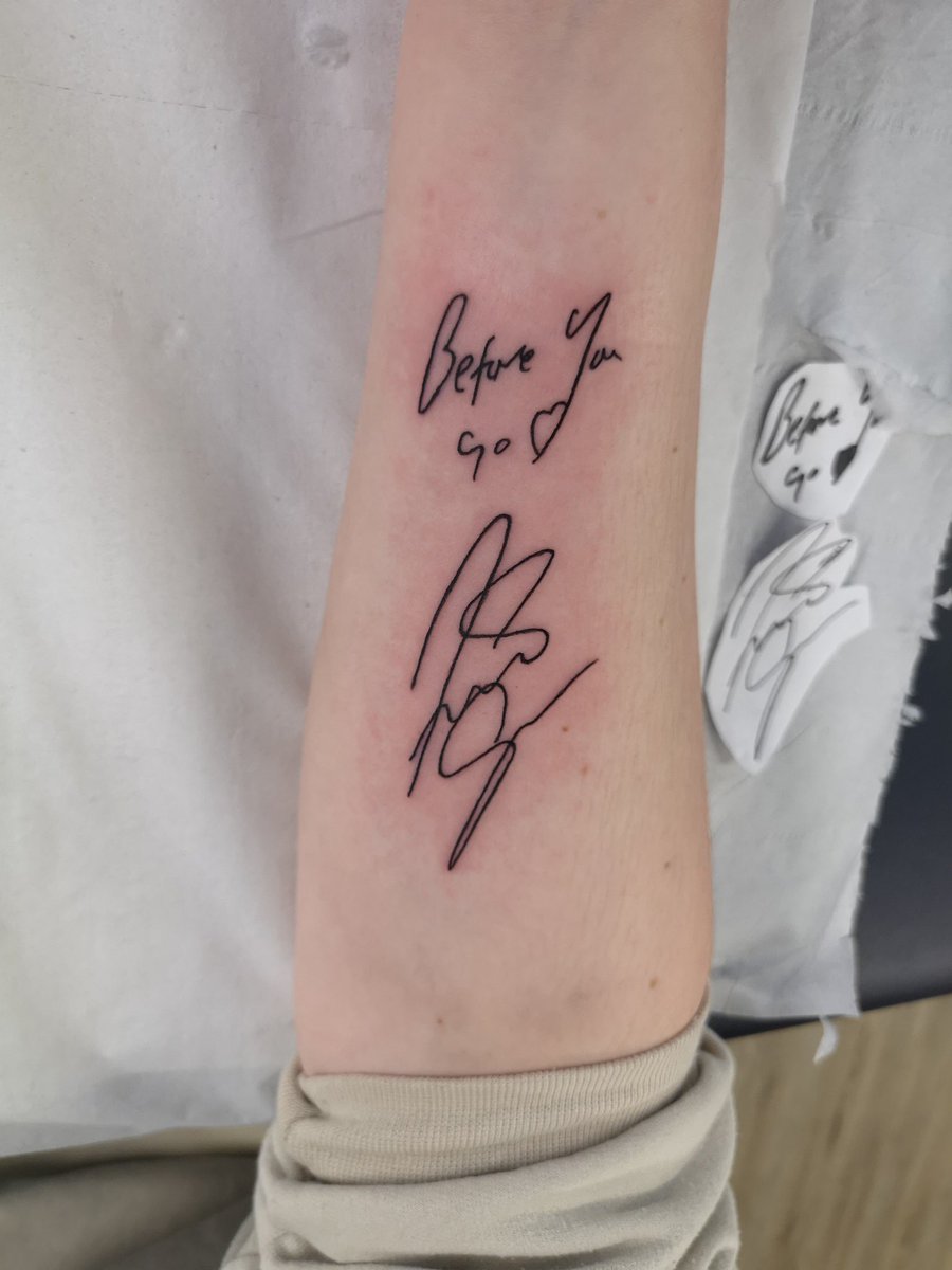 rosie_ll's tweet photo. Please please tag and rt @LewisCapaldi so he gets to see this😭
Lewis wrote out some bits for me in Brussels and I got them tattooed yesterday and would love for him to see how they turned out❤️ https://t.co/3RrNzwYEdO
