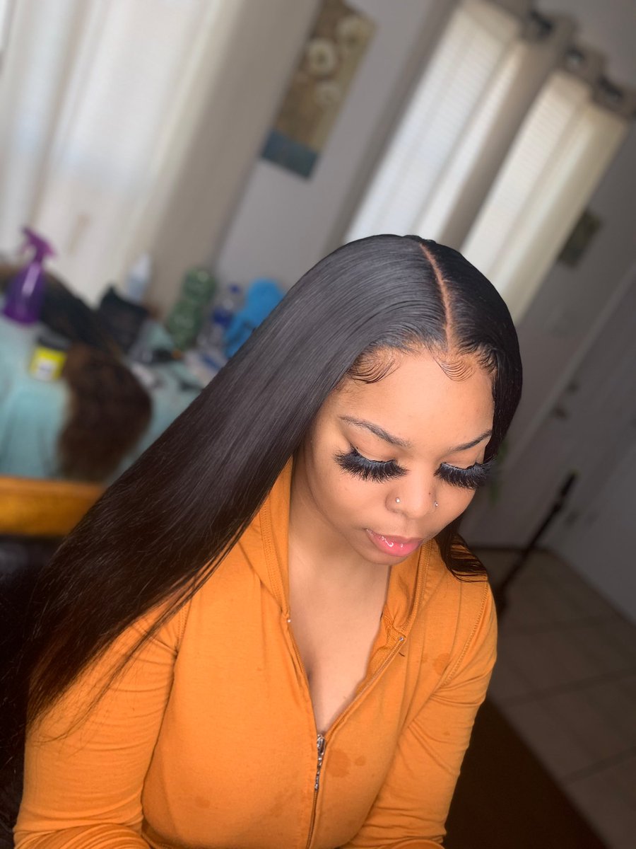 praisemidas's tweet photo. Sewin Closure 💕🥴 Fell free to take a screenshot or even zoom in love, not gonna find that lace😘 Flat install, we don’t need no bumps in the road☺️#mobilehair #mobilehairsalon #virginstraight #virgincurly #virginbodywave #onlinehair #atlantalacewigs #mobilealabamastylist https://t.co/Mjn88t89Tb