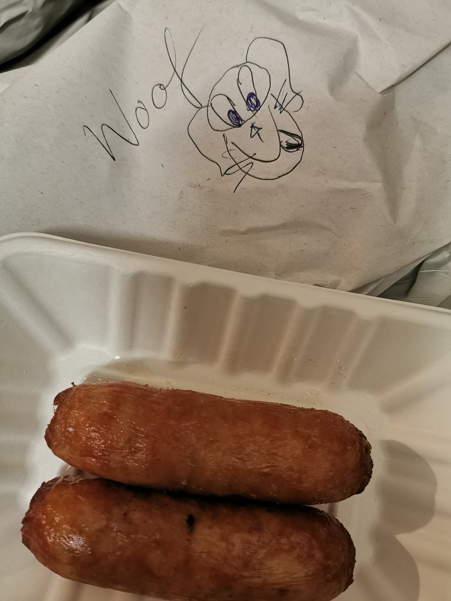 Hilary1966's tweet photo. Is this the best chippy in Plymouth - West Hoe Fryer. Always great chips and I have to try and disguise when I buy a sausage for dog as they won't charge for the doggo. Tonight they guessed and didn't charge. Great message from them 😂 #dogsoftwitter #chips #plymouth https://t.co/uUcK5YRvVe