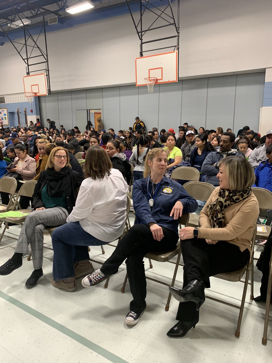 Principal_Ray's tweet photo. Carole Highlsnds bursting with pride!! Our 2nd Quarter Honor Roll assembly last night was a success! Keep up the good work !!! #PGCPS @CaroleHighlands #PGCPSPROUD https://t.co/M1wKu5tjTN