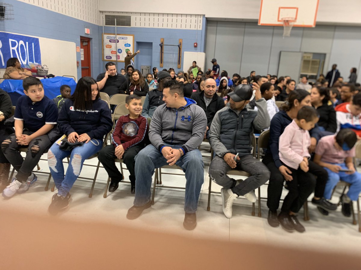 Principal_Ray's tweet photo. Carole Highlsnds bursting with pride!! Our 2nd Quarter Honor Roll assembly last night was a success! Keep up the good work !!! #PGCPS @CaroleHighlands #PGCPSPROUD https://t.co/M1wKu5tjTN