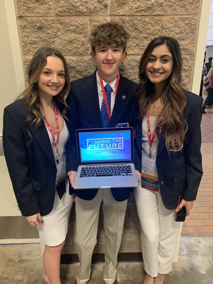 Grapevine_DECA's tweet photo. Last State presentations for these seniors. Bittersweet to see them move on to bigger things, but we are so proud of the work they have done for our chapter over the years! #ghsunity #gcisdcte #seniorspotlight https://t.co/kj5bTQ73z1