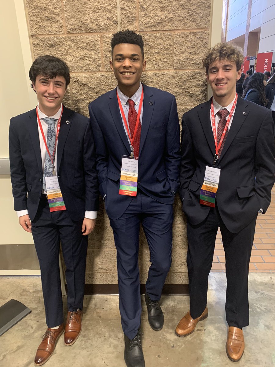 Grapevine_DECA's tweet photo. Last State presentations for these seniors. Bittersweet to see them move on to bigger things, but we are so proud of the work they have done for our chapter over the years! #ghsunity #gcisdcte #seniorspotlight https://t.co/kj5bTQ73z1