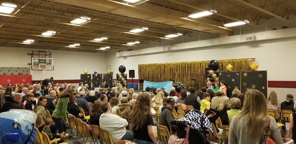 MsRichTeach's tweet photo. So much talent shown at our Talent Show last night! #ItsHappeningattheHill #ourprincipalsrock https://t.co/GwcLgdPS99