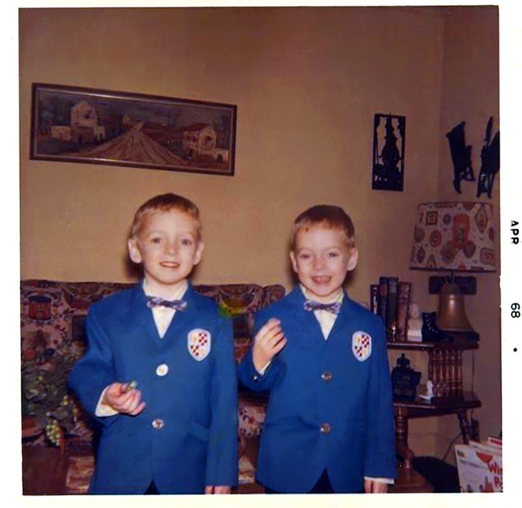 CaptMarkKelly's tweet photo. Happy birthday to my *younger* twin brother, @StationCDRKelly. Looks like mom knew we’d look good in @NASA blue even before we did. https://t.co/BlVkB1vYrn