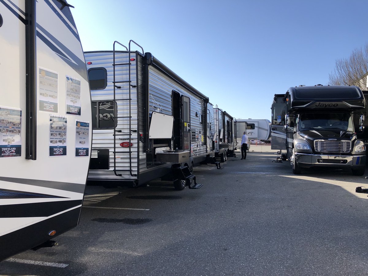 Just because you're at the #EarlybirdRVShow doesn't mean you have to miss out on this gorgeous weather. Our outdoor display area has even MORE amazing RVs and trailers for you to check out. 

#RVlife #RVShow #GoRVing

Tickets available online: bit.ly/2Ur1dEk
