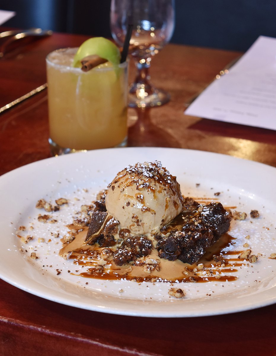 Grotto37's tweet image. You made it through the week! You deserve a treat.

#beaconhill #bostoneats