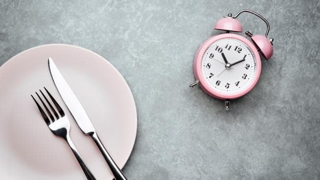#IntermittentFasting stimulates the production of new neurons in the brain &amp; explains why fasting has been linked to the prevention of neurodegenerative Dx, i.e., #Parkinson’s &amp; #Alzheimer’s. Adding even 12 h of fasting can be beneficial. ow.ly/oXXt30qjgzI
