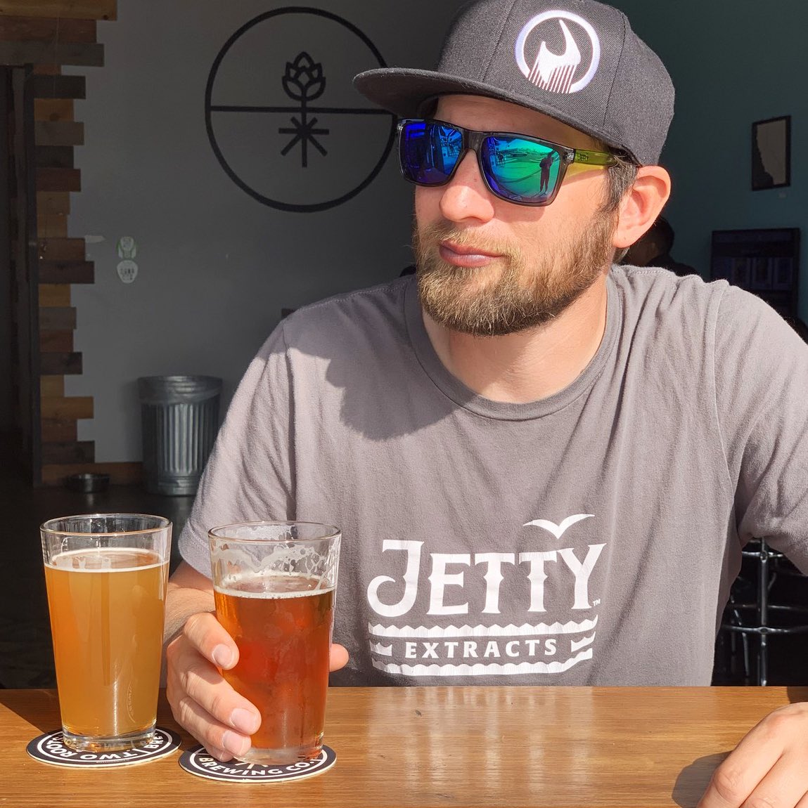 JettyExtracts's tweet photo. Buds and beer in one cup! Straight Drank IPA is made with Jetty's cannabis terpenes. It's on tap NOW in Ocean Beach San Diego, only at @tworootsob @tworootsbrewing 
.
.
.
.
.
jettyextracts #tworootsbrewing #straightdrank #realcannnabisterps #sandiegolife #ExtractYourself https://t.co/teno5yUklb