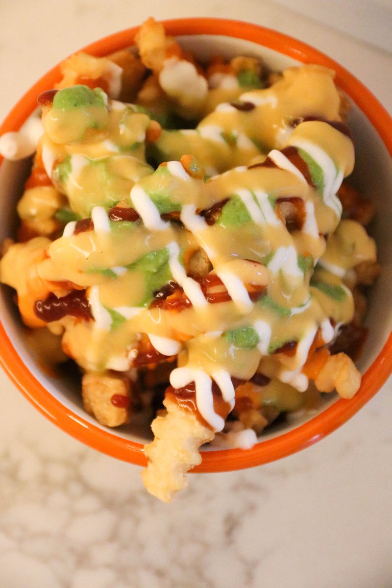 It's FRYday, and we're ready to get our hands dirty. 
⠀⠀⠀⠀⠀⠀⠀⠀⠀
Messy fries with all the sauces are here to get you into weekend mode. 
⠀⠀⠀⠀⠀⠀⠀⠀⠀
#SoLekka