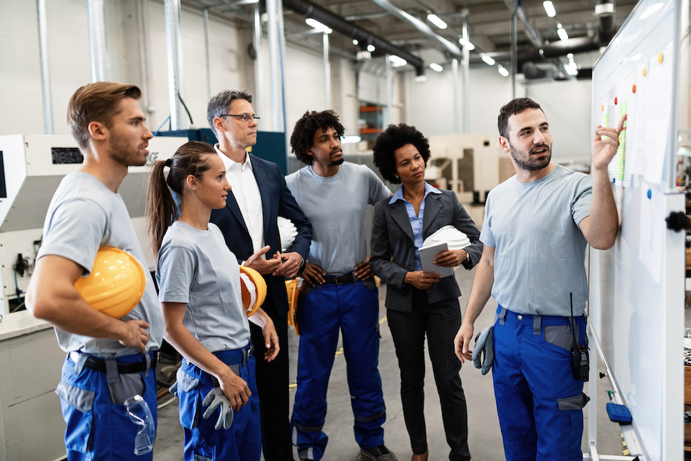 R4Innovation's tweet photo. Women account for 29% of the manufacturing workforce. What is your company doing to develop workforce talent and the next generation of employees? https://t.co/j7XQ013K8B #WomenInManufacturing #NextGenerationManufacturing #NationalManufacturingDay https://t.co/5CMVGky17O
