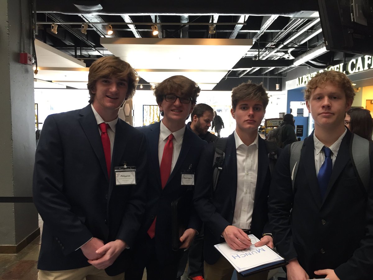 CoachElmquist's tweet photo. PLP students at Model United Nations @UNC #MUN #DelegateLife @HoffPhD @p_weber22 https://t.co/cT8cSBbI3u