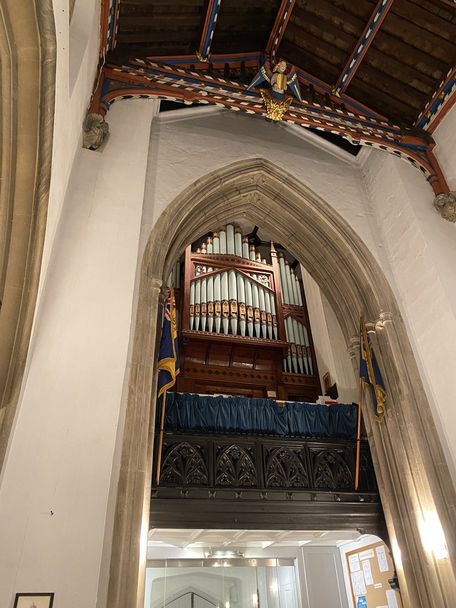 elephants_child's tweet photo. @LucillaMezzo It was a privilege to hear you sing this evening at St. Peter’s Church, Evercreech Lucilla. You sang beautifully.  My favourite was the Rossini, Barber of Seville. Bravo 👏👏👏We were married in this beautiful church 30 years ago. Come back soon please! ✊❤️🙏 https://t.co/alprH1AujJ