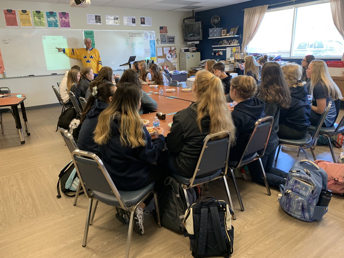 TheFederalista's tweet photo. Wonderful Culture Club Meeting today with a guest during FLY time. We got to learn about (and taste!) Swedish culture! https://t.co/UkUXzQfz7T