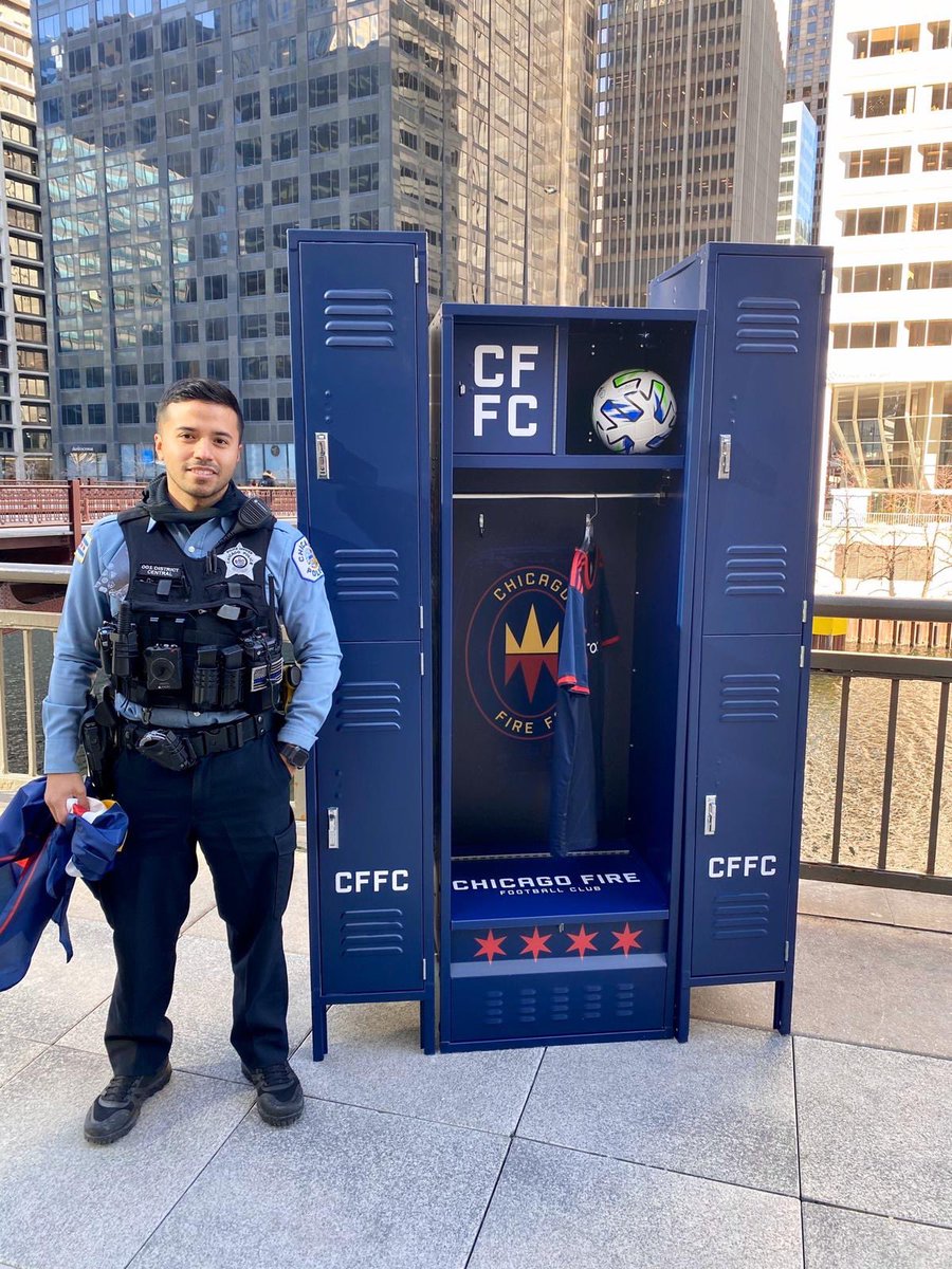 cpdsoccer's tweet photo. Did anyone catch @ChicagoFire around the city today? One of our players found em while patrolling the beat! #cf97 https://t.co/7MWoAQ7TUG