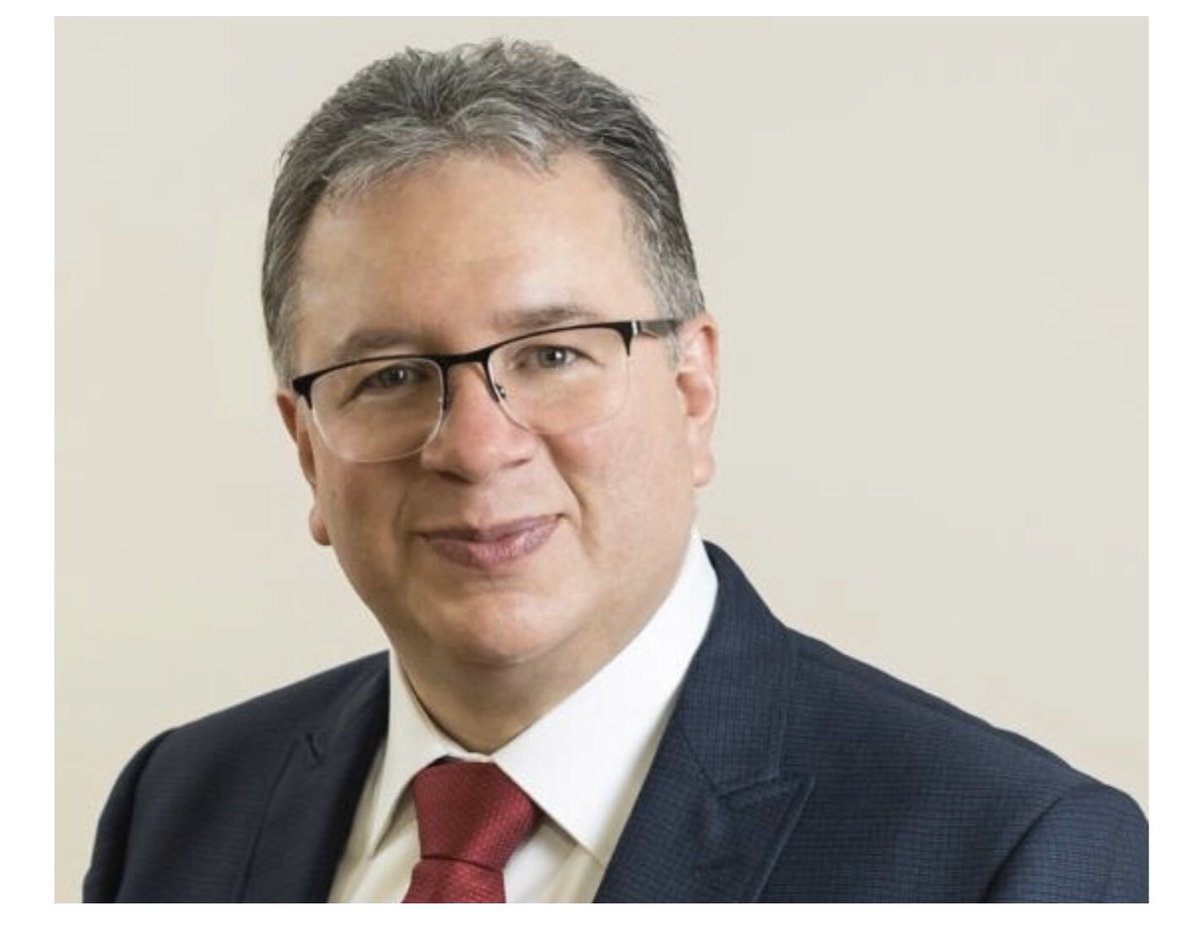 HABEMUS PROVINCIAL: el P. General Arturo Sosa ha nombrado hoy al P. Luis Gerardo Moro Madrid como nuevo Provincial de México.
El P. Moro tiene 48 años y es originario de Puebla.
Acompáñenos con esta alegría. Rogamos nos incluyan en sus oraciones. Cuenten con las nuestras.