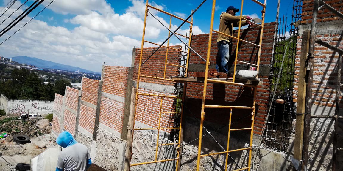 ElenaGarciaMtz_'s tweet photo. Para mejorar las condiciones educativas de nuestras niñas y niños, entregamos las instalaciones del comedor escolar, la barda perimetral y el arco techo en la Primaria Isidro Fabela de la Colonia Rinconada San Marcos. https://t.co/CFB4fs7rKW
