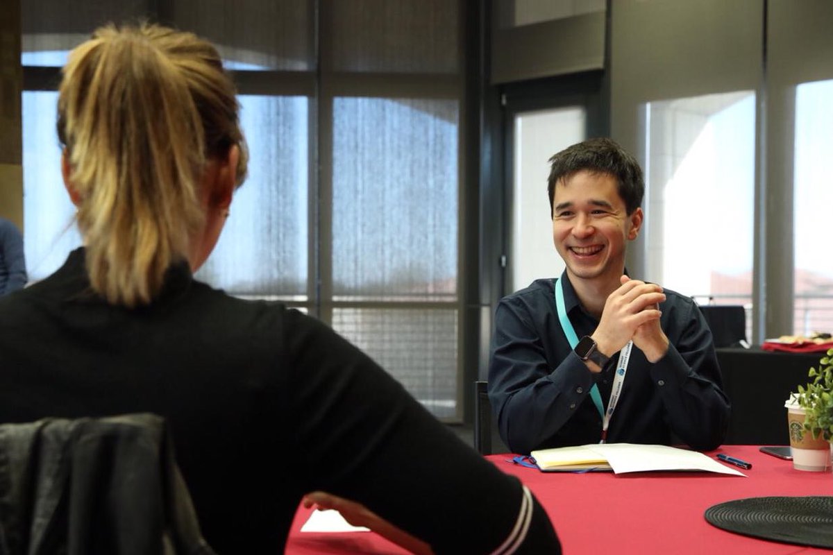 SchmidtFellows's tweet photo. Our Fellows enjoyed the opportunity to learn and practice negotiation skills this morning. It’s something everyone does everyday but this session was about being intentional and considered - and learning some strategies to use in negotiations. #SchmidtScienceFellows https://t.co/8TsPGUUGSK