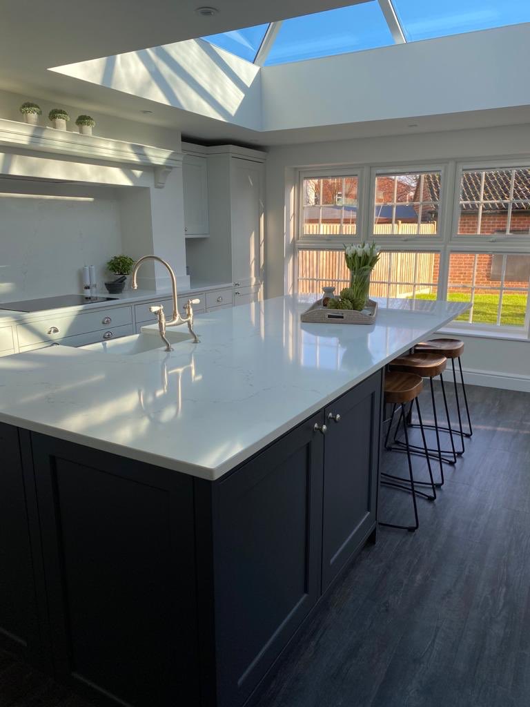BritanniaDesign's tweet photo. One of our absolute favourite kitchens of 2019!  Pop in to our #Chelmsford showroom to find your perfect kitchen. @Masterclasskitc #shakerkitchen #kitchens #traditionalkitchen #kitchenisland https://t.co/H5nthJBJfX