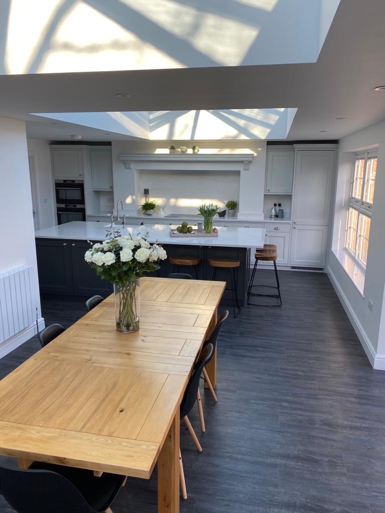 BritanniaDesign's tweet photo. One of our absolute favourite kitchens of 2019!  Pop in to our #Chelmsford showroom to find your perfect kitchen. @Masterclasskitc #shakerkitchen #kitchens #traditionalkitchen #kitchenisland https://t.co/H5nthJBJfX