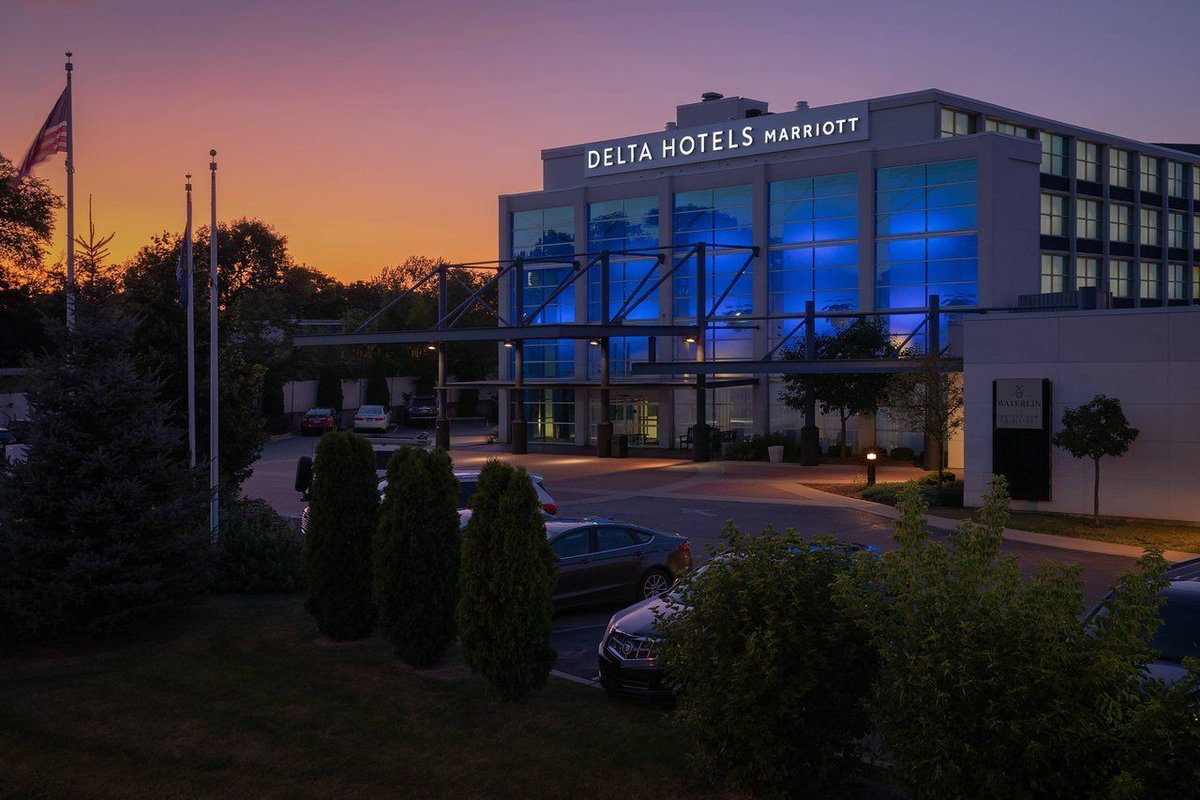 hostmark's tweet image. #NowHiring - Guest Service/Front Desk Agent at @DeltaHotelsLtd in Menomonee Falls, WI 🛎 Apply Online: buff.ly/2uKm37v 
--------------------
#JobOpening #HospitalityJobs #Milwaukee #MilwaukeeJobs #Marriott #MariottJobs #DeltaHotel #FrontDeskAgent #FrontDesk #HotelJobs