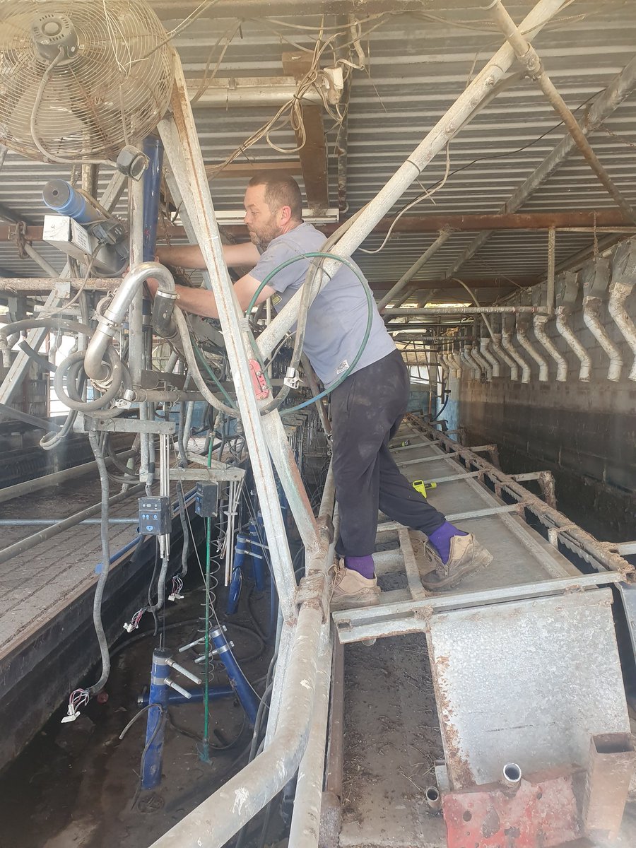 Spending a lazy Saturday afternoon disassembling our new dairy and getting ready for transport 
#excitingtimes
#comingtogether
#Ausdairy
