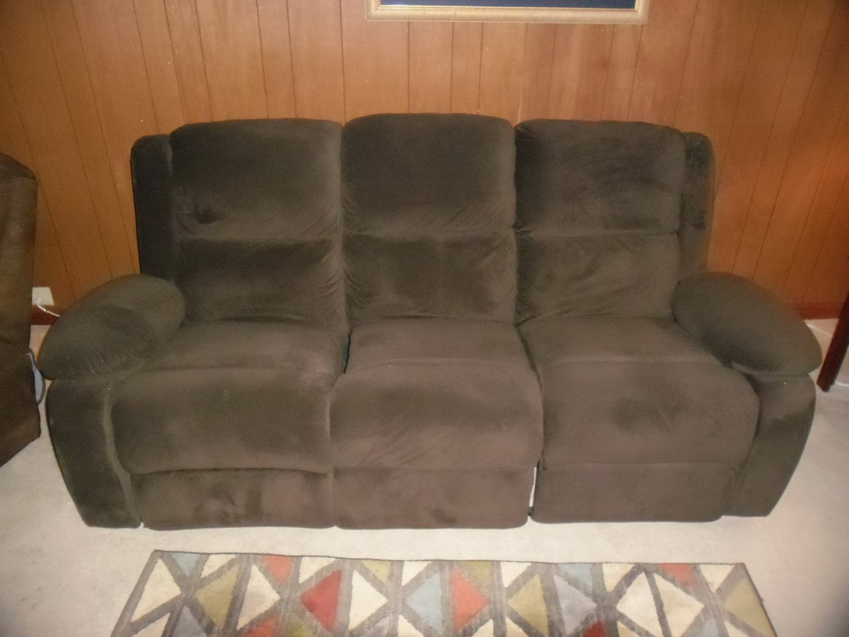 tandjenterprise's tweet photo. Great deal from a friend. Sofa and love seat together as a set. 350.00. Excellent condition. Spokane South Hill. 509-534-1256. Leave message, name, number and best time to call back. https://t.co/CTS83wAj60