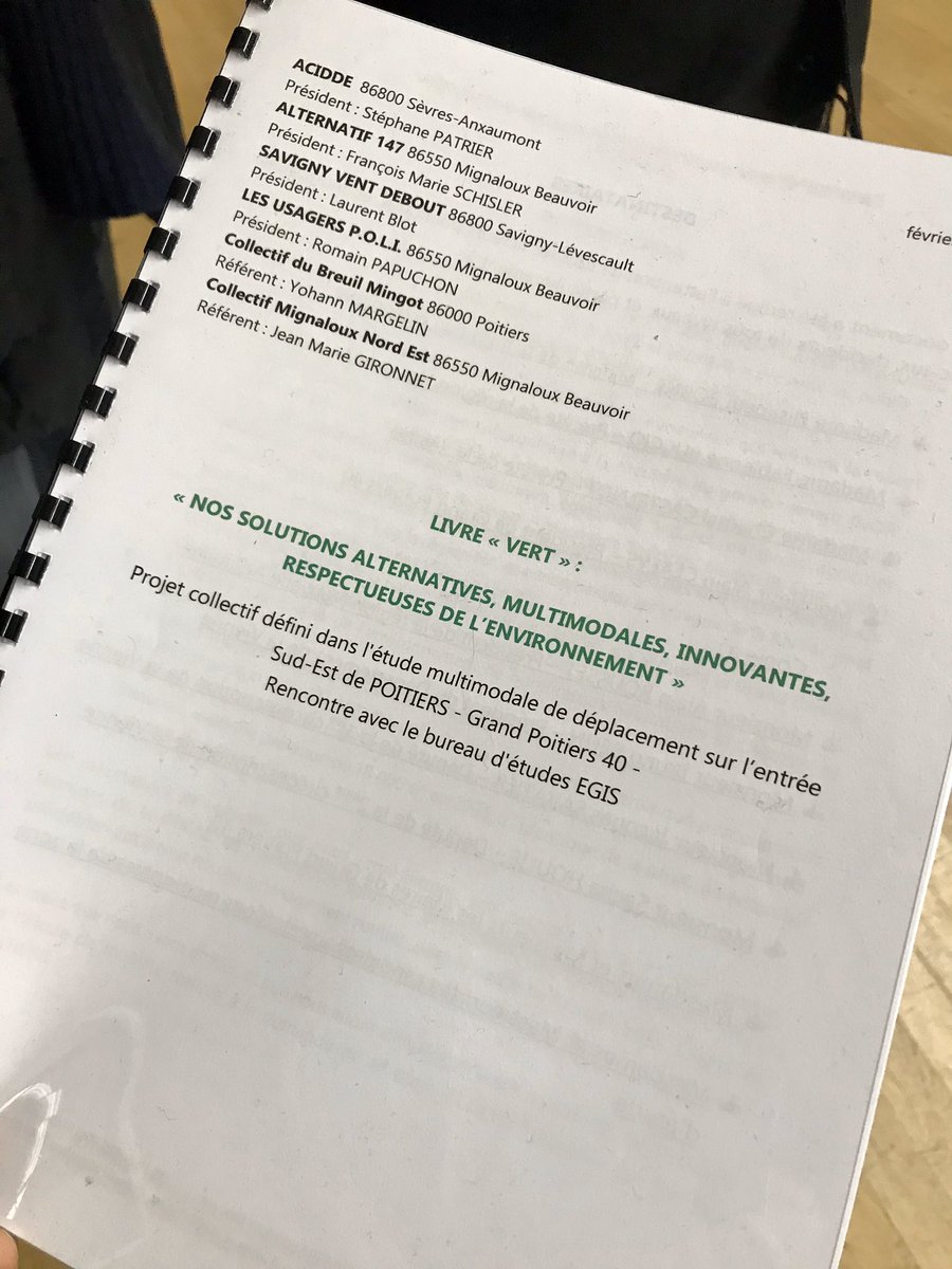 L_Moncondhuy's tweet photo. « Le tout-voiture ne doit plus être une fatalité rurale »
De nouveau, l’association #ACCIDE porteuse de projets de mobilité alternatifs à l’élargissement de la #RN147 fait le plein pour son AG !
Remise d’un livre vert de propositions aux candidat.e.s #Municipales2020 présent.e.s. https://t.co/O4n9JQy1Gi