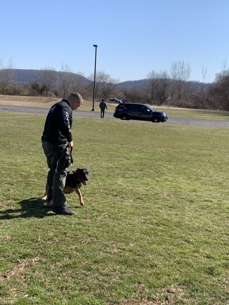 kasmitstein's tweet photo. Ofc Webb @PohatcongPD and K-9 Ofc Xeus visited us today on #ForensicsFriday
Brave SRO Greenemeir was the “perpetrator” for the demo. The 7Ss, teachers, and Mr. Kullman were very excited and honored to meet Xeus and see him and his human partner in action! @PohatPTA @PohatSchool https://t.co/t7OAdzGTPM