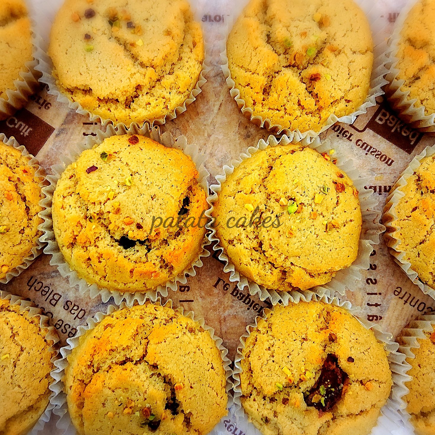 Patata Cakes 先日 Fgoのウルクのバターケーキを作って 友人に配りました いやぁ楽しかった ゲームが好きで ギルガメッシュ王にお使えるシュメルの民になりたいので 作りながら幸せでしたわ 厨房設備使いまくりの 反則バターケーキでしたが 大変