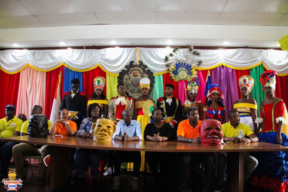 350anscap2020's tweet photo. Le président de la république, S.E.M. Jovenel Moise a pris part au lancement officiel du carnaval 350 à la mairie du Cap-Haïtien. 
#Cap2020 #CapHaitien350 #CH350 #HC200 #HenriChristophe200Ans #CarnavalCapHaitien #Share #Like #Comment https://t.co/vqwSANWu3s