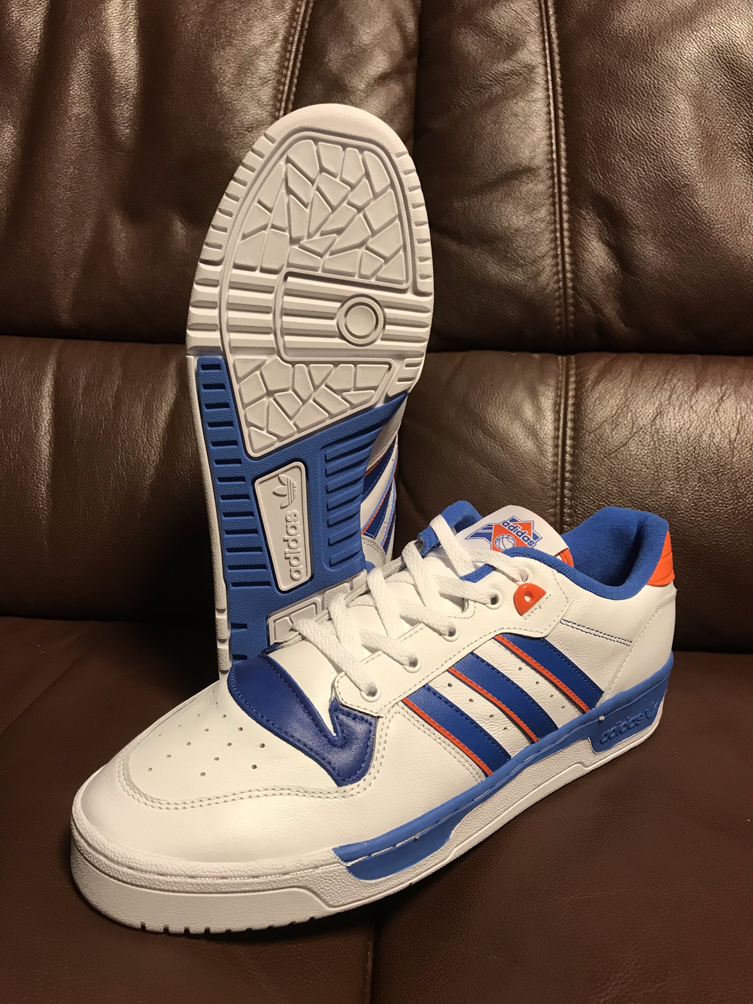 adidas rivalry low knicks