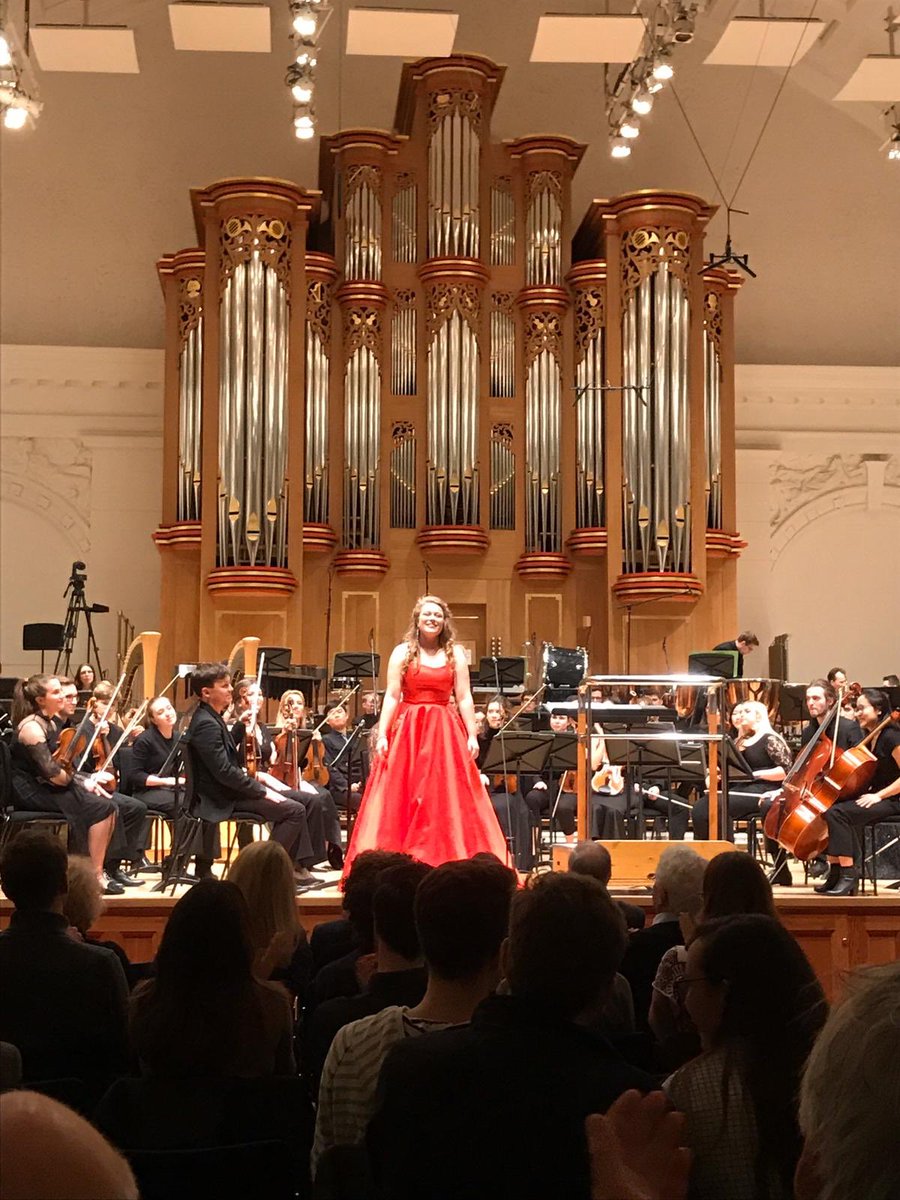 Last night was incredible... I felt so loved and supported, thank you to everyone that came. I am one happy mezzo. ❤️💐 #mahler #rückertlieder @RCMLondon