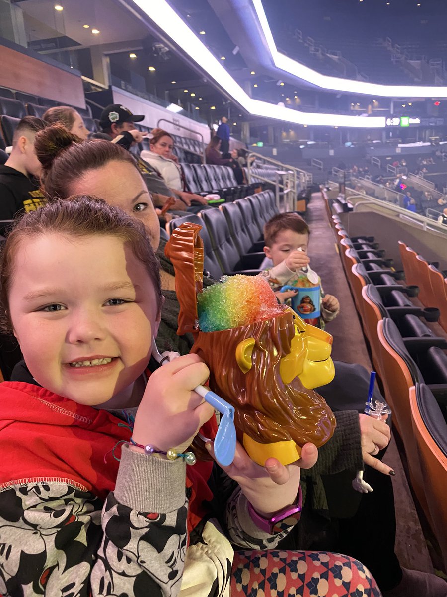 Drano5020's tweet photo. #disneyonice https://t.co/WUUf4MI8Ls