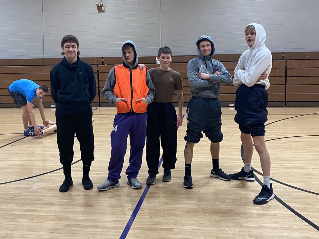 When you forget to bring enough warm clothes to practice...you get Coach’s leftover, too-small, hand-me-downs. 
#Forgetpants? #wewilljustcallthemcapris #bringbackthewindbreaker #theythoughtiwaskidding