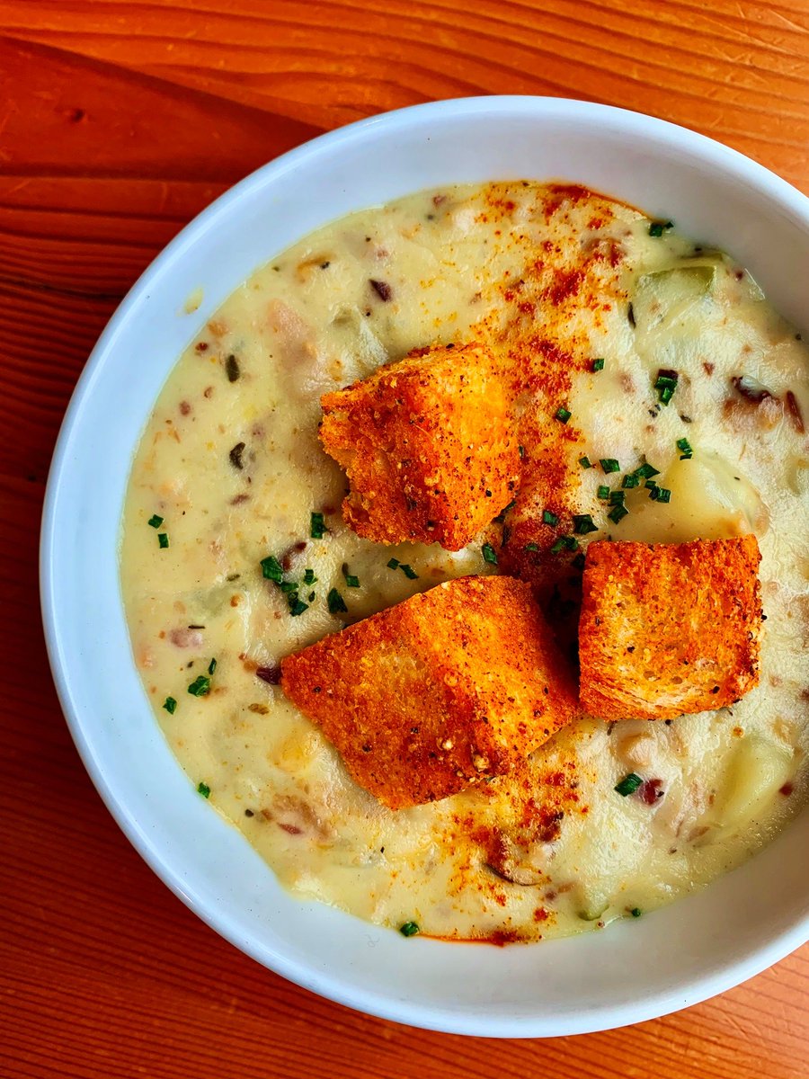 Behold the clam chowder you’ll be dreaming about later on … This Soup De Jour is available every Friday! Check out the full menu: bit.ly/GraysVancouver… #PDX #PDXeats