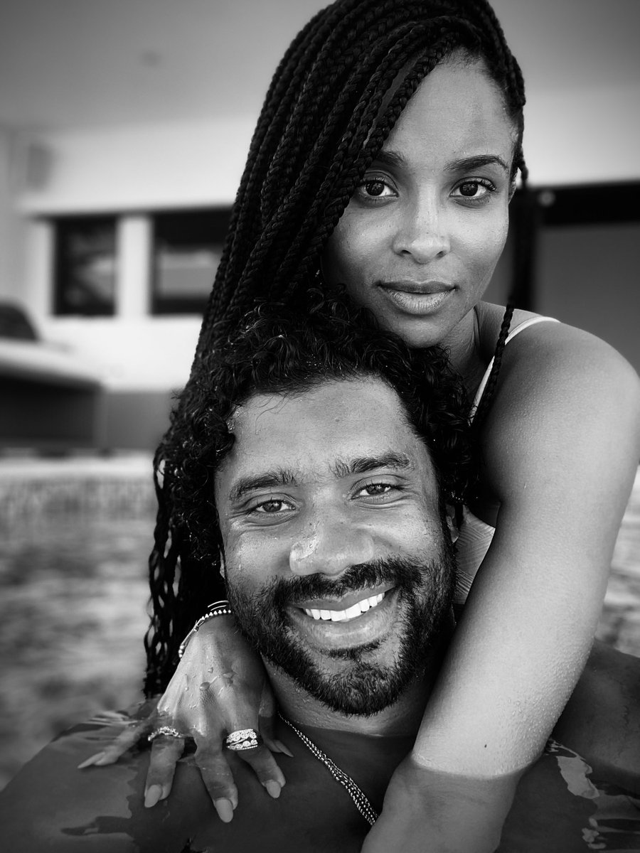 ciara's tweet photo. #Friday ❤️😍 @DangeRussWilson https://t.co/vd0x41NZlw