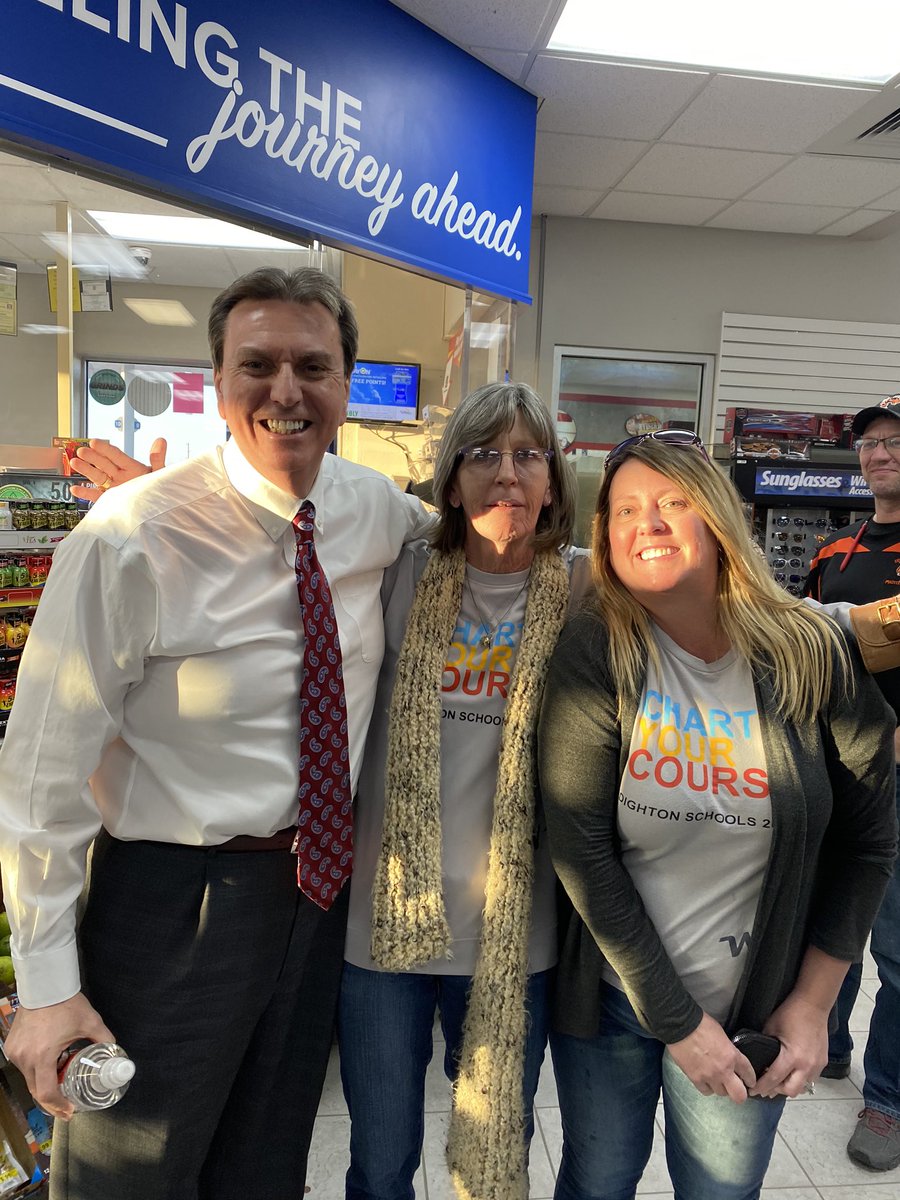 LeightonRudd's tweet photo. @USD482Dighton teachers run into supreme leader @KsCommissioner after a long day of learning with @LumenTouch #educationalfate https://t.co/M0V5bmwleY