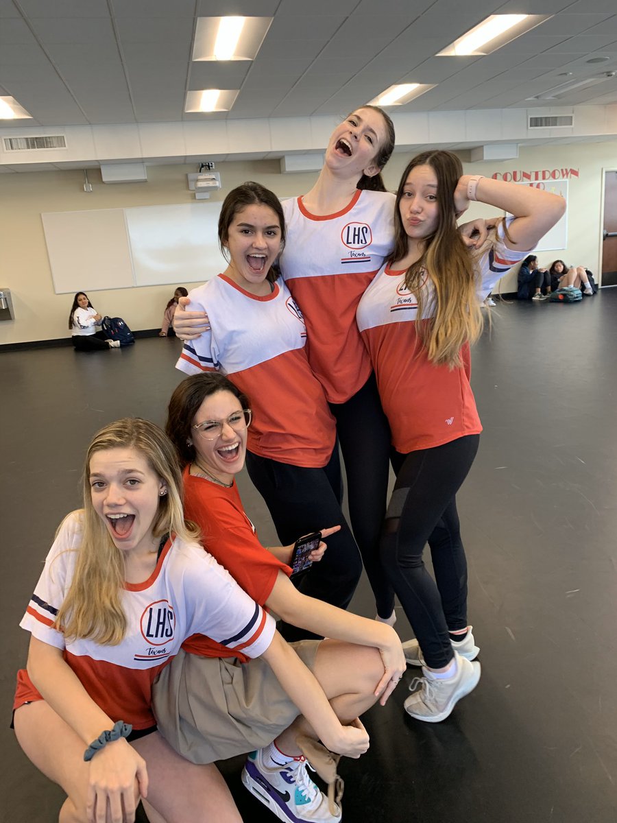 lhsrangerettes's tweet photo. Here are our game winners of the day!! We had so much fun playing team bonding games!! #rettes #funday #teambonding πππ https://t.co/7KnGXFjjMr