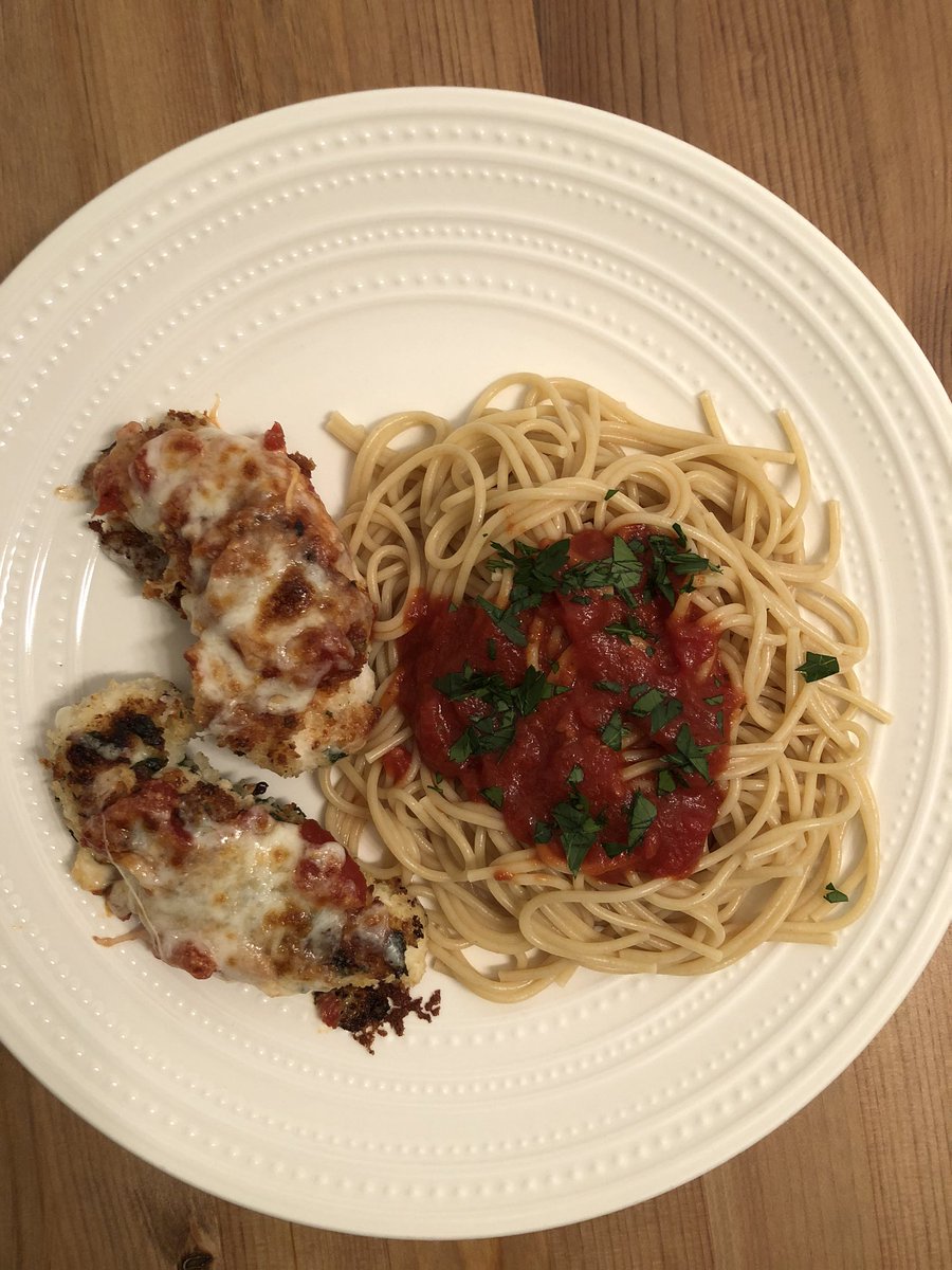 aprilnicole8's tweet photo. First time trying out @eat_fix, and we chose the quick chicken parm. 😋🍝 Use the promo code MAM10 to get $10 off your order, and FIX will donate $10 to @MAM_Sports! 👏 #FIXerFriday #HowIFix https://t.co/dk85B2IauS