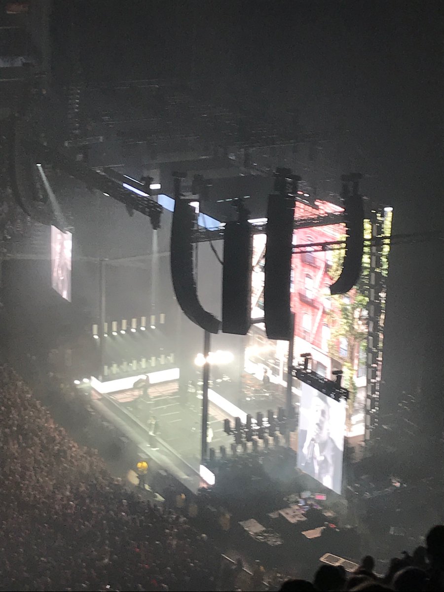 EmilyRought's tweet photo. @jamieoborne so lovely to see my daughter just loving seeing The 1975. She looked so happy - thank you for making such a difference to her life. https://t.co/6r8VxmAuuz