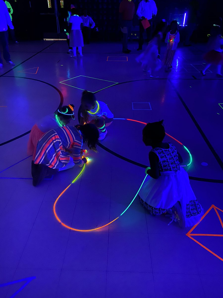 MrsSosin's tweet photo. My Guy and I, Let’s Glow Crazy! Lessenger sure knows how to throw a party!! #weareLamphere @roadrunnersrule https://t.co/3S95DLY5C6