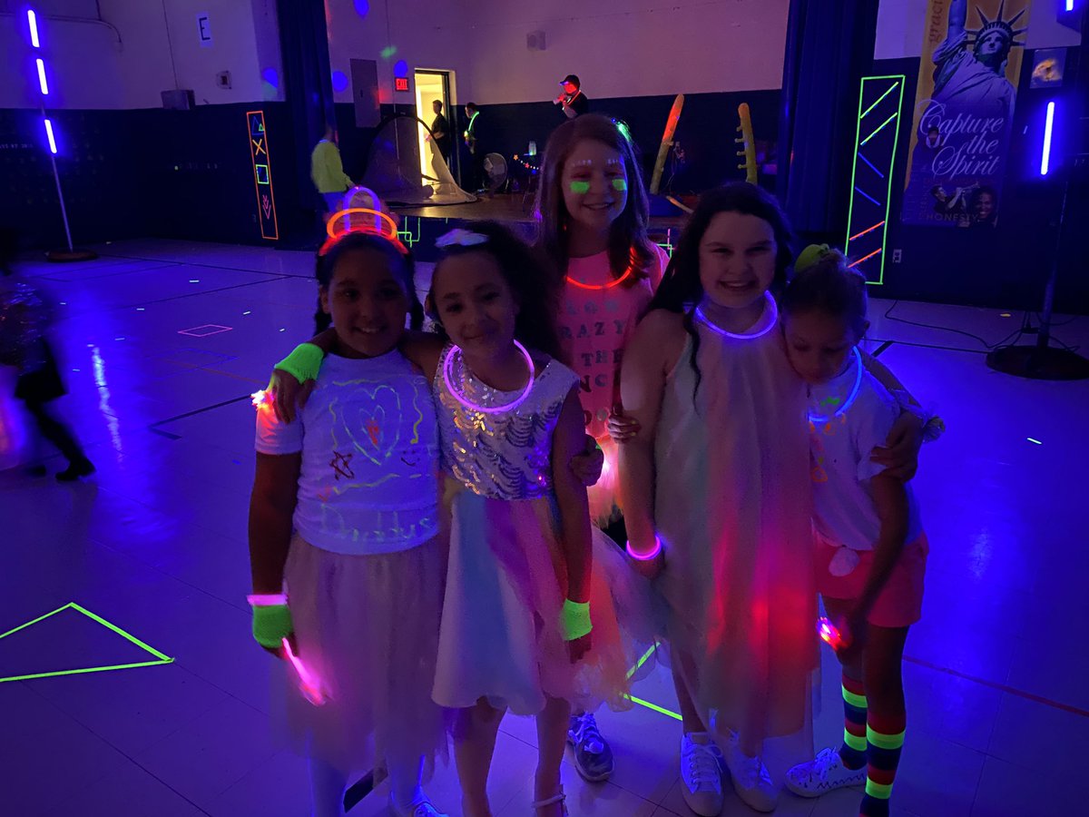 MrsSosin's tweet photo. My Guy and I, Let’s Glow Crazy! Lessenger sure knows how to throw a party!! #weareLamphere @roadrunnersrule https://t.co/3S95DLY5C6