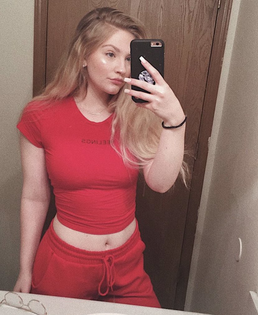 lilajamess's tweet photo. I used to never wear red, now I make it my bitch 💋 https://t.co/grvU8IsZlJ