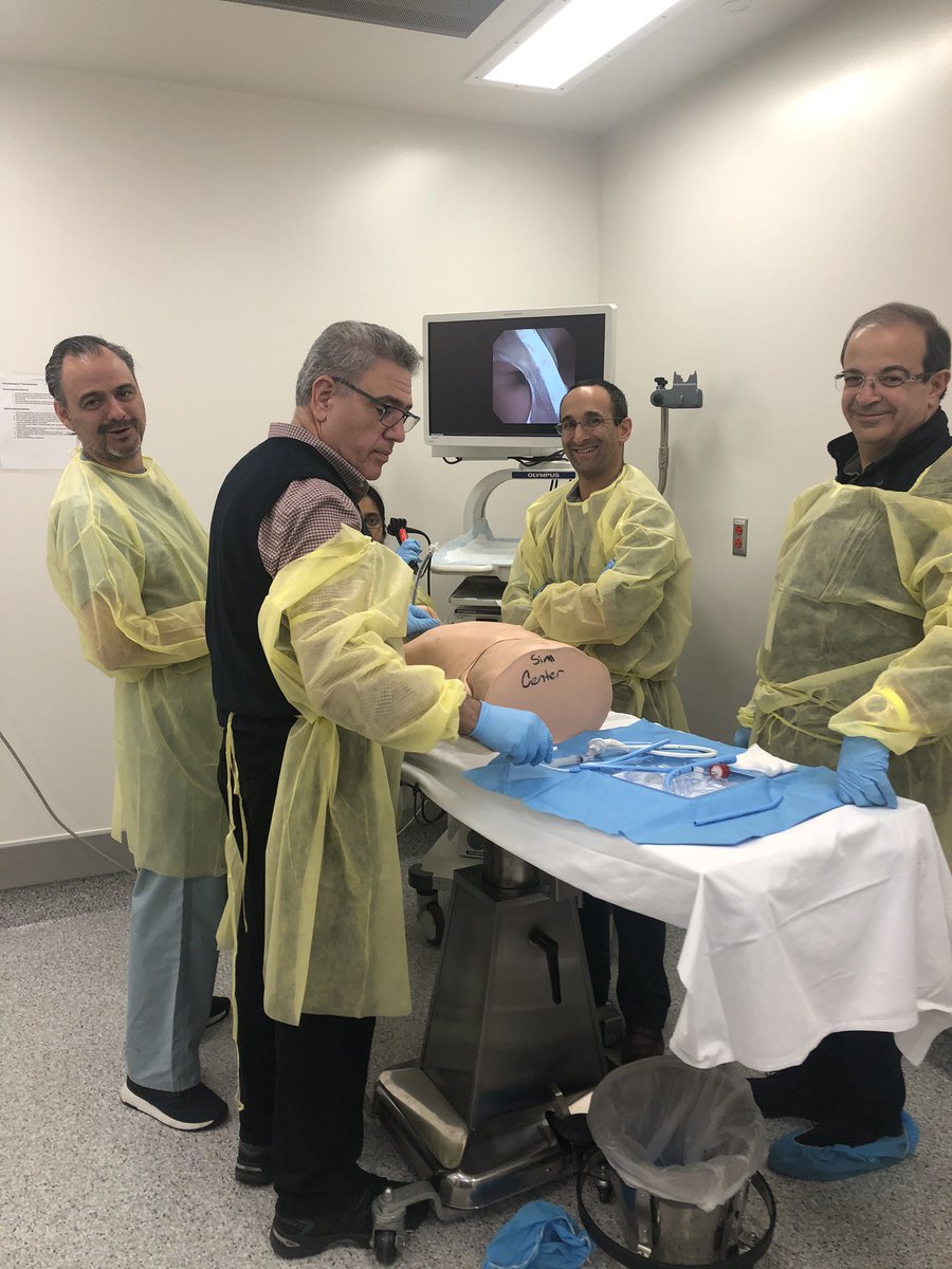 sfaiz212's tweet image. @MethodistHosp #IP Dr Santa-Cruz teaching #PercTrach station at the @MDAndersonNews #MDAPulmonary #Airway